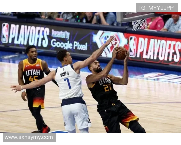 爵士与独行侠激战正酣比分悬念不断球迷期待精彩逆转时刻