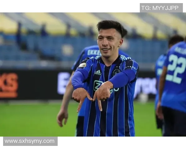 马丁内斯：从足球场上的传奇到生活中的启示与成长之路